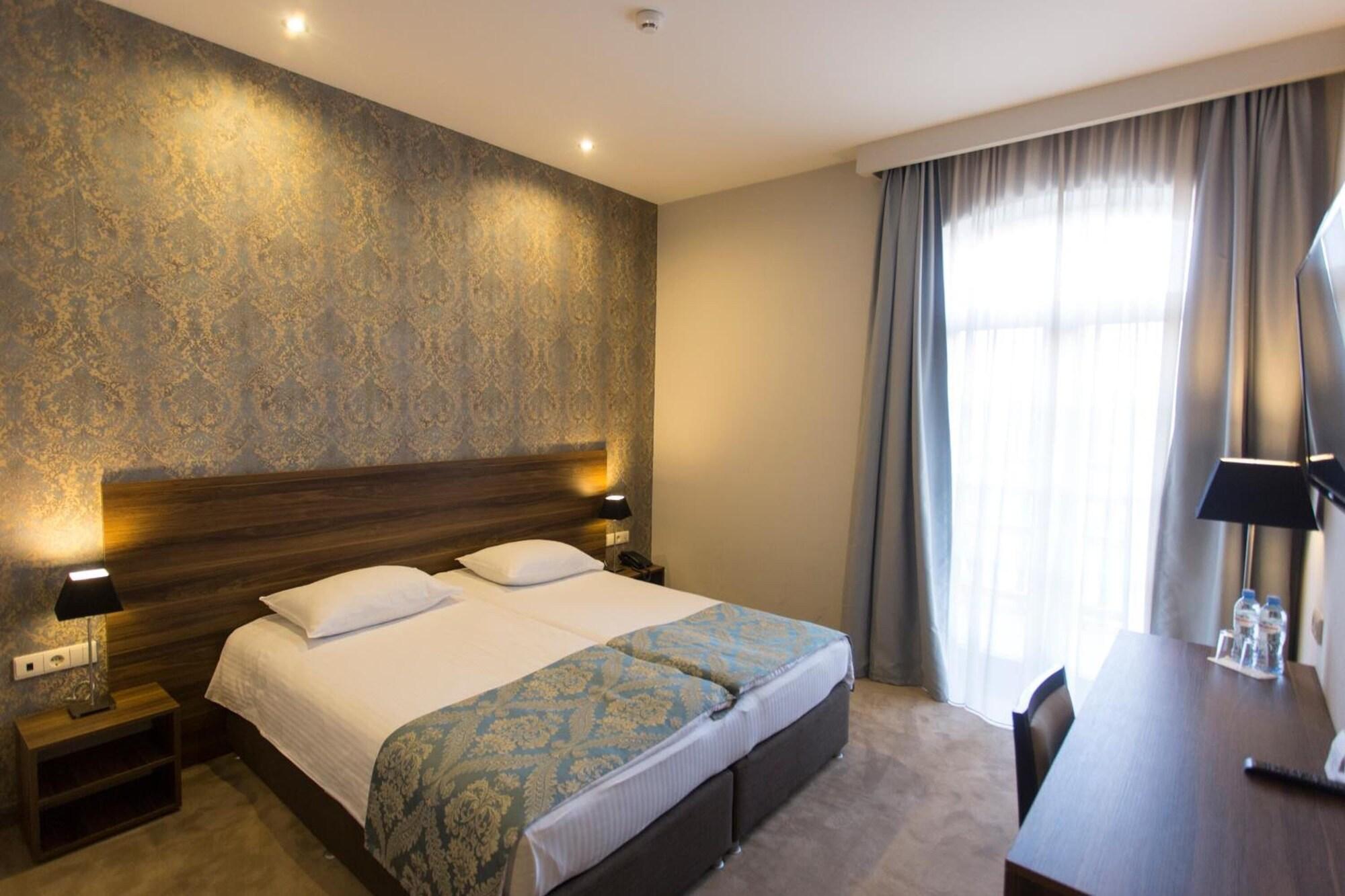 Old Meidan Tbilisi By Urban Hotels ภายนอก รูปภาพ
