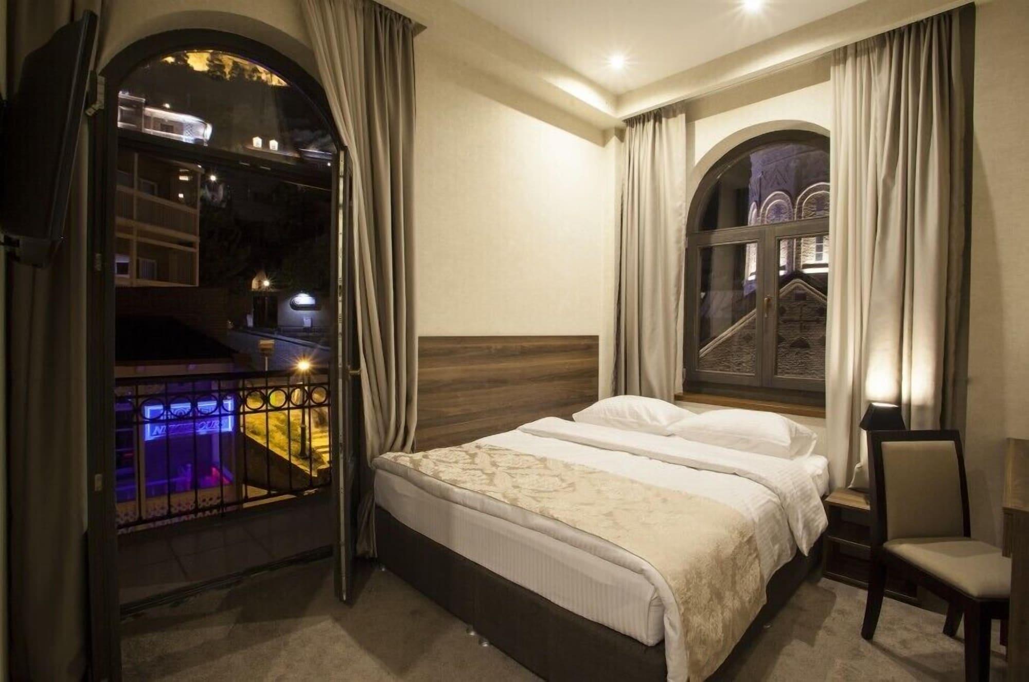 Old Meidan Tbilisi By Urban Hotels ภายนอก รูปภาพ