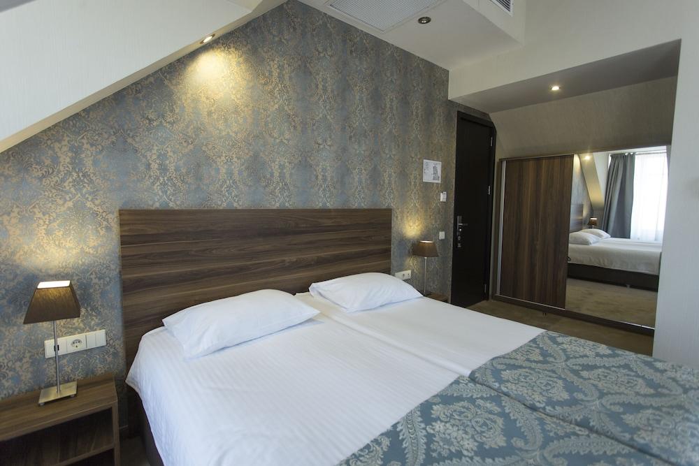 Old Meidan Tbilisi By Urban Hotels ภายนอก รูปภาพ