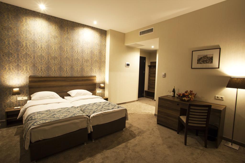 Old Meidan Tbilisi By Urban Hotels ภายนอก รูปภาพ
