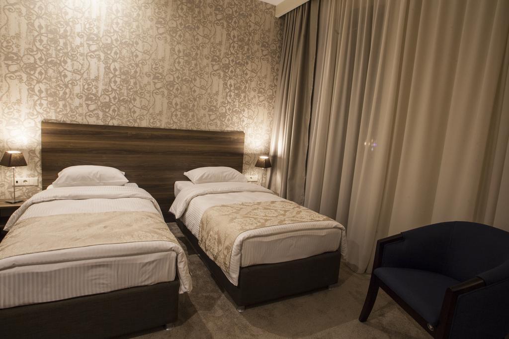 Old Meidan Tbilisi By Urban Hotels ภายนอก รูปภาพ
