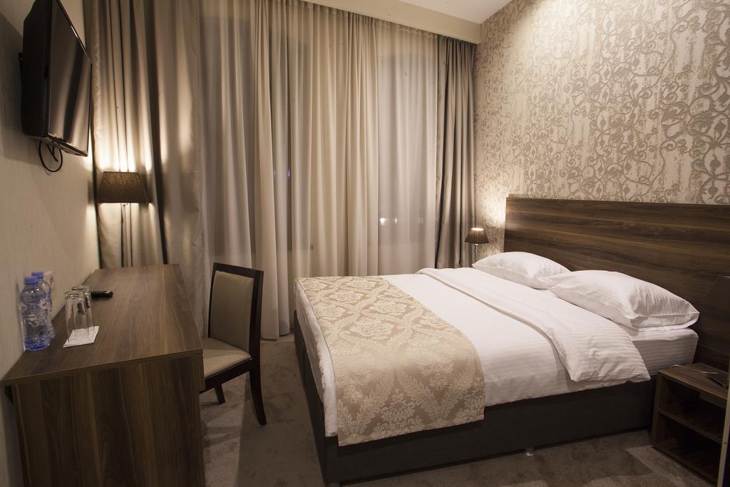 Old Meidan Tbilisi By Urban Hotels ภายนอก รูปภาพ