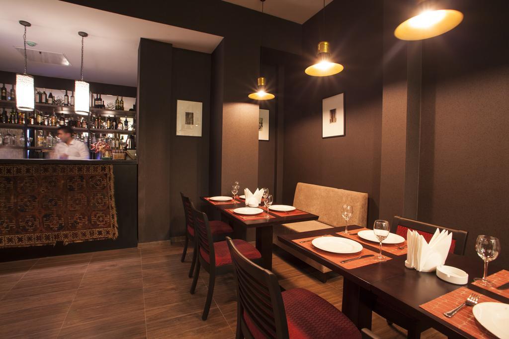 Old Meidan Tbilisi By Urban Hotels ภายนอก รูปภาพ